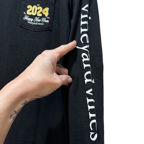 Vineyard Vines 2024 New Uears Long Sleeve Women’s Shirt small excellent Like New - Picture 2 of 5